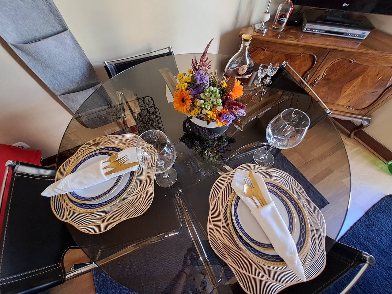 Entire apartment, Holiday Apartment "Atalaia Duplex" with Balcony & Wi-Fi in Encarnação, Lisbon