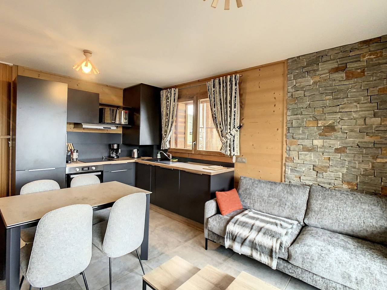 Ganze Wohnung, Helle Wohnung 4-6 Pers. nah an Pisten mit Parkplatz in La Toussuire, Fontcouverte-la-Toussuire