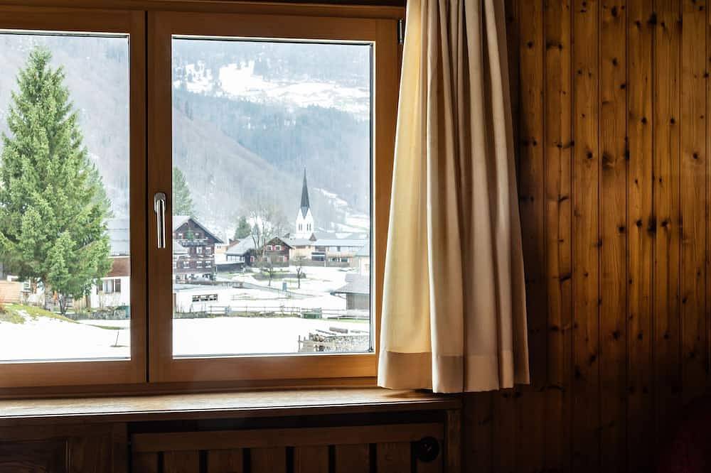Ferienhaus Alpenflora - Appartement Alpenflora in Mellau, Bregenzerwoud