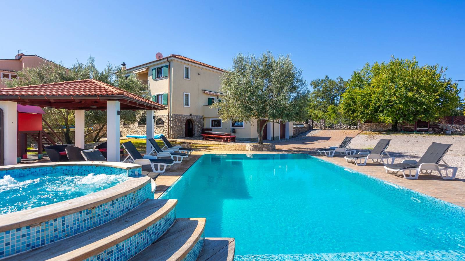Villa Grande heated pool&whirpool by Villas Guide in Dobrigno, Krk (Croazia)