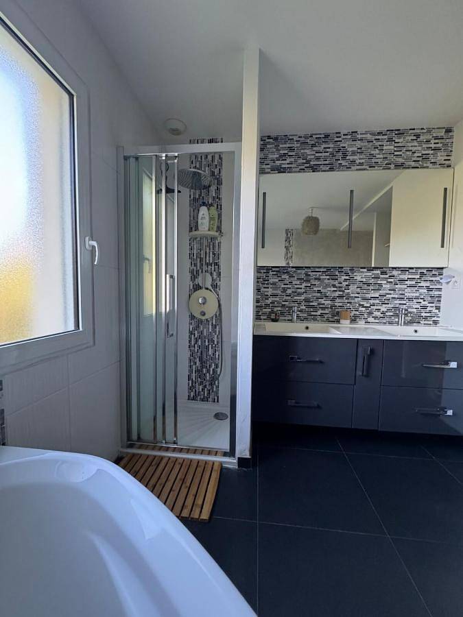 Gîte pour 10 personnes, avec terrasse et jardin à Bouaye - 2