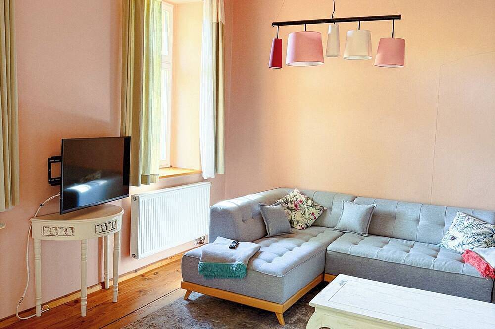 Ganze Wohnung, Wohnung 2 · Morgenerwachen– Lichtdurchflutete Maisonette im gräflichen Forsthaus in Temmen-Ringenwalde, Barnimerland Region