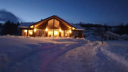 Ferienhaus für 6 Personen, mit Terrasse und Ausblick in Lyngen