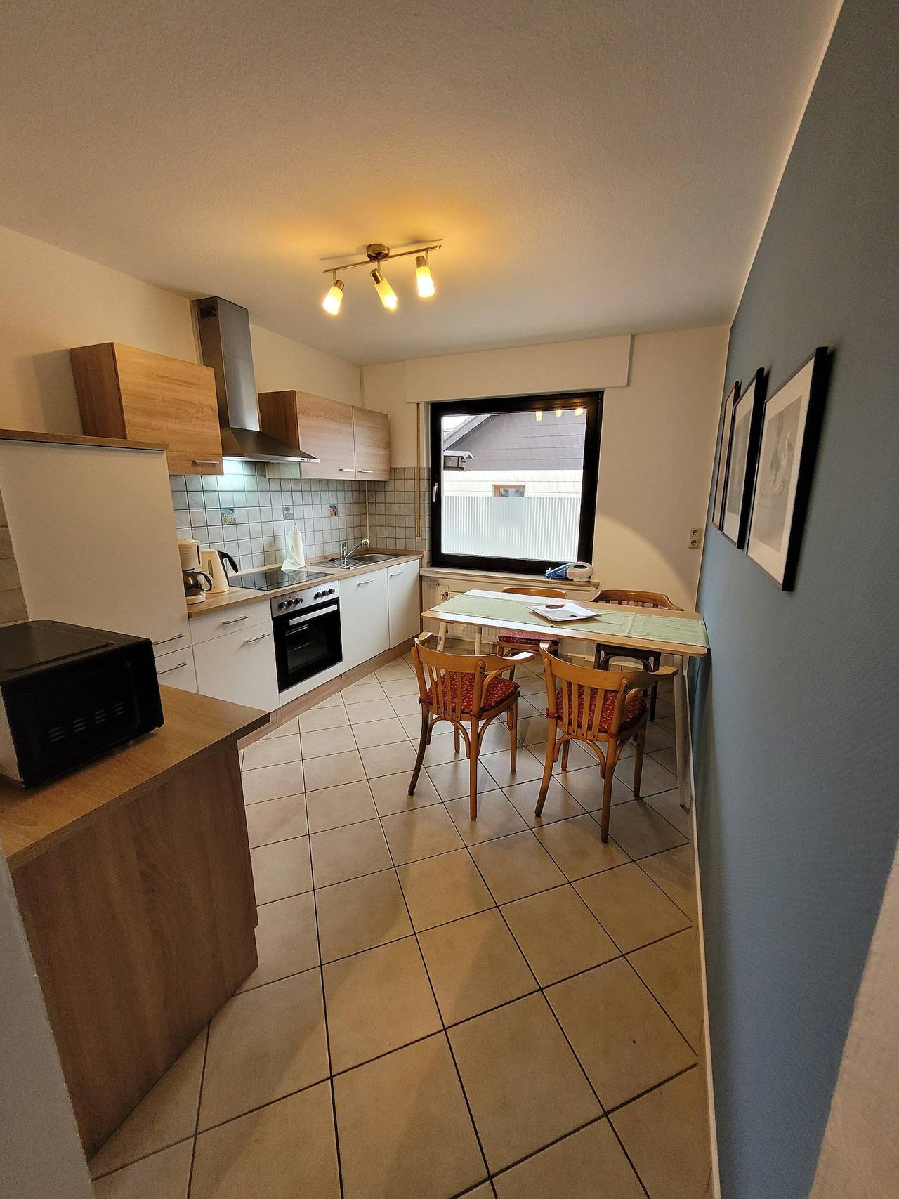 Apartamento vacacional entero, Apartamento, ducha, Wc, lado mirando al jardín in Sistig, Kall