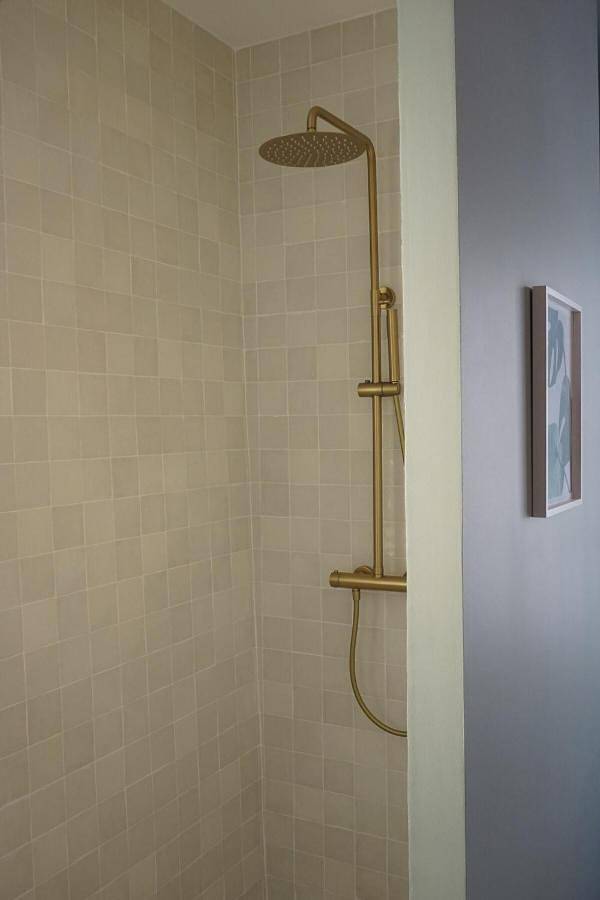 Appartement entier, Casaïa - La surfeuse - Chambre avec salle de bain privée in Hyeres, Parc national de Port-Cros