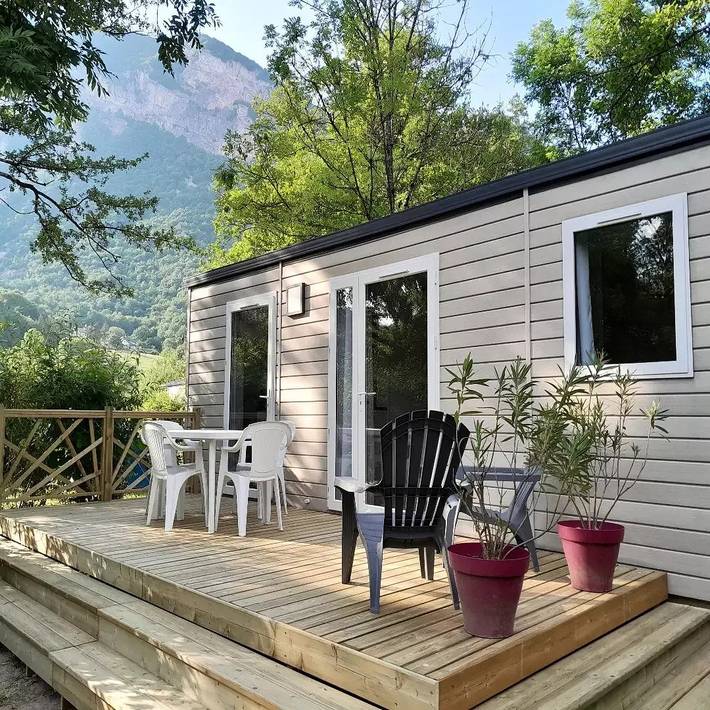 Mobil home pour 4 personnes, avec terrasse dans l' Ain - 4