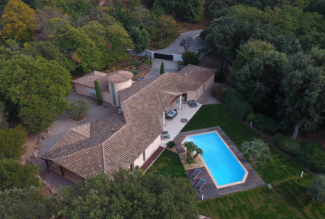 Entire holiday apartment, Luxurious Villa in Secure Residential Park in Frejus, Massif de l'Esterel