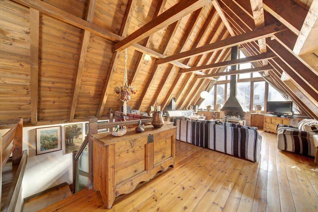 Chalet Aranés Santa María cerca de Baqueira-Beret by Eth Flòc in Tredós, Naut Aran