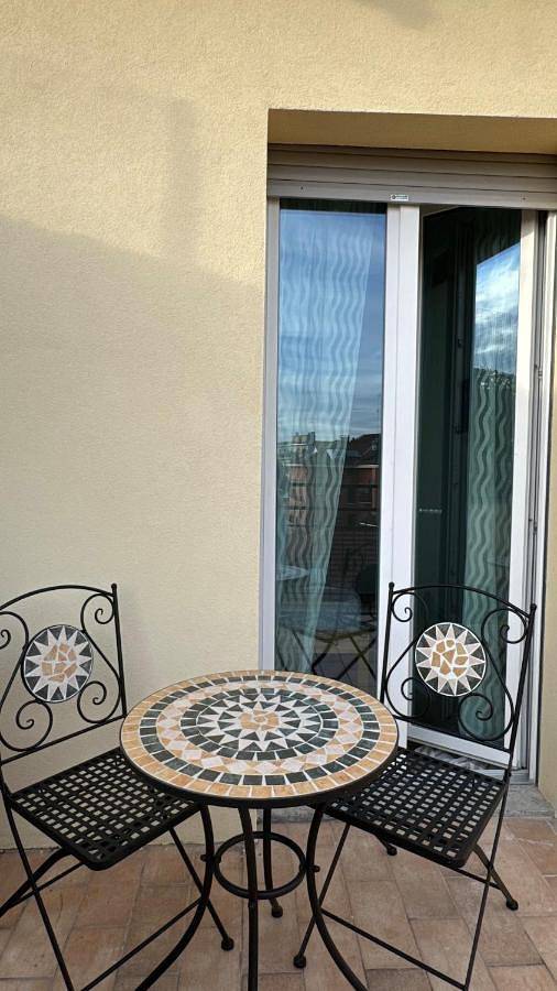 Gîte pour 3 personnes, avec Balcon et Terrasse à Novare - 2