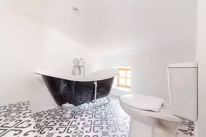 5 Bed House - Sleeps 10 - Pets - Wifi in Mailhac, Côte méditerranéenne (France)