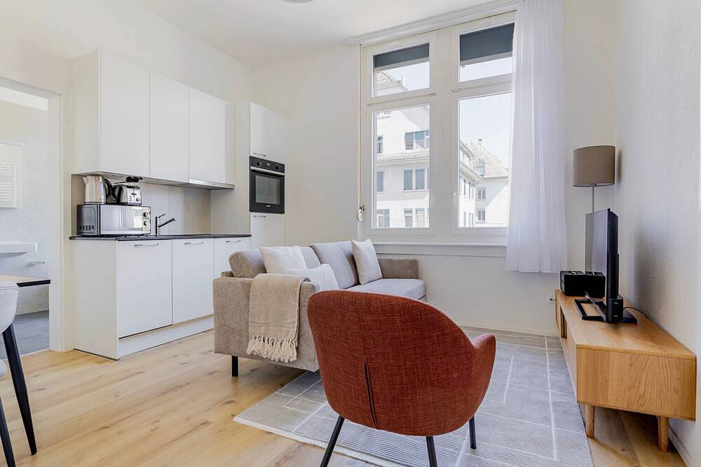 Apartamento entero, Blueground | Seebach, washer, nr Zurich Zoo in Zúrich, Distrito de Zúrich