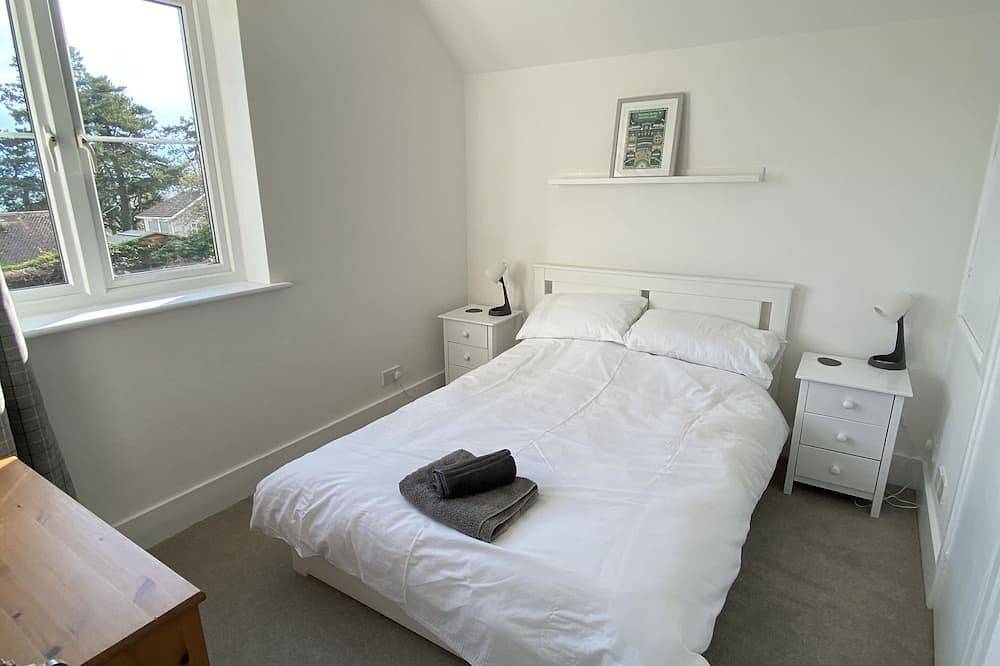Cottage with sea and countryside views - sleeps 6 in Charmouth, Dorset