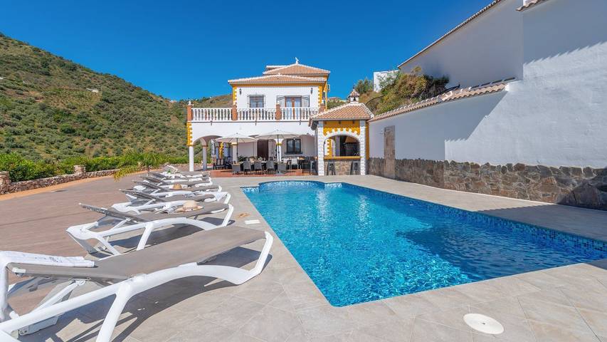 Chalet para 12 personas, con Balcón/Terraza además de Jacuzzi y Piscina en Axarquía - 4