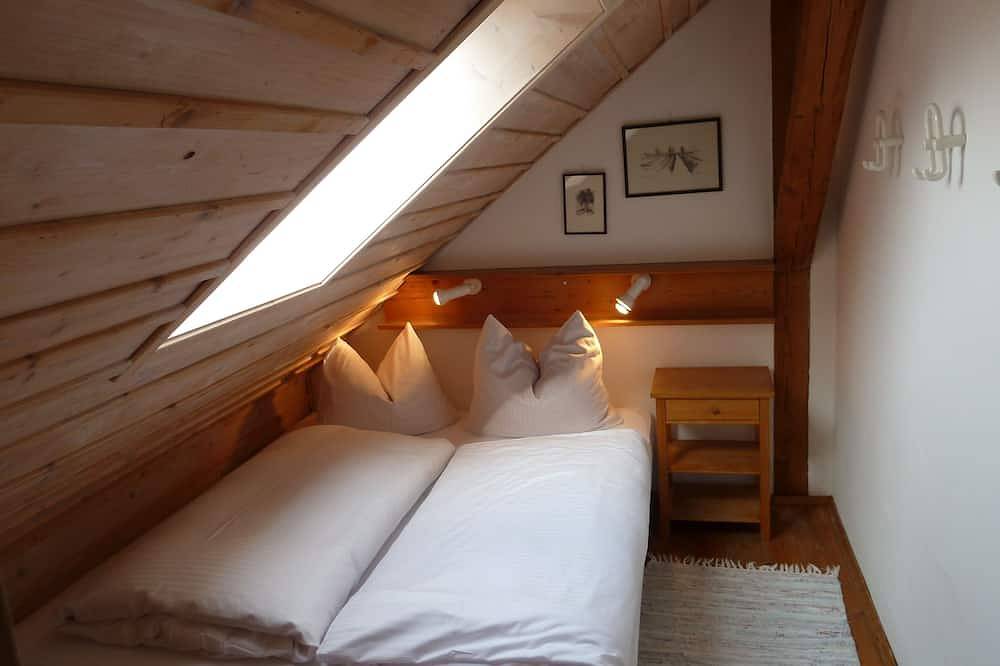 Ganze Wohnung, Stilvolle Ferienwohnung Iii auf fränkischen Obst- und Brennereihof in Leutenbach, Fränkische Schweiz