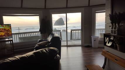 Vacation Home for 11 Guests in Pacific City, Oregon Coast, Picture 1