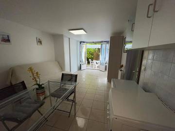 Gîte pour 2 personnes, avec terrasse dans Plage Miramar