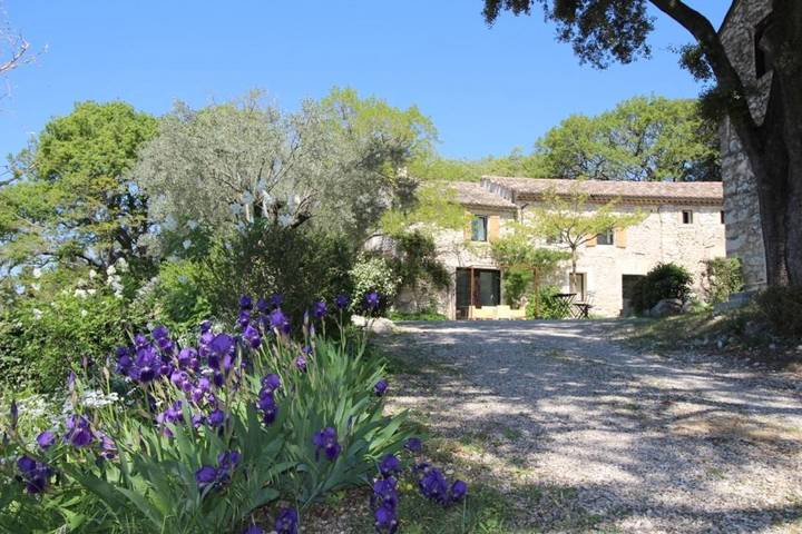 Chambre d’hôte pour 2 personnes, avec piscine ainsi que jardin et vue à La Garde-Adhémar - 4