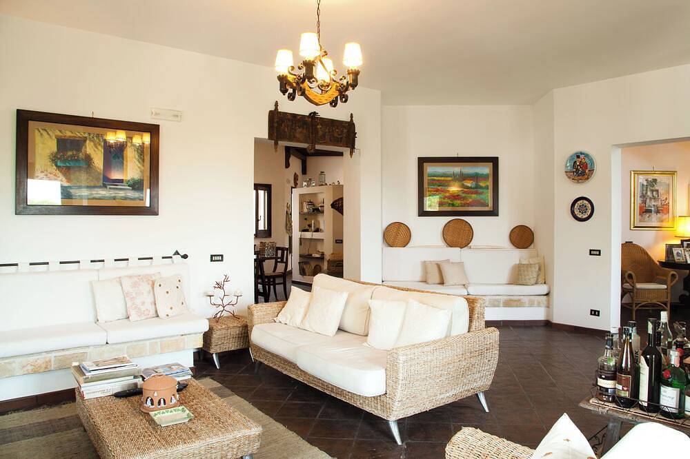 Escalier Villa Prestigieuse Avec 11 Lits, Piscine, Panorama de la plage à 250m in Leporano Marina, Leporano