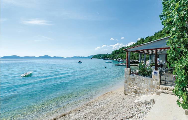 Location de vacances pour 4 personnes, avec terrasse, animaux acceptés à Slano - 2