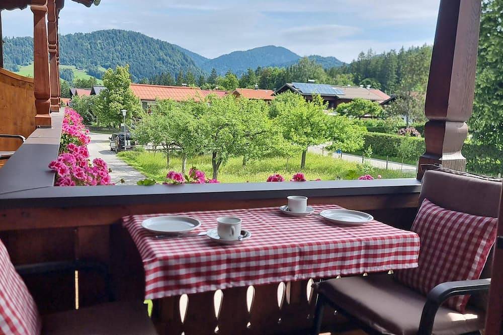 Ganze Wohnung, Ferienwohnung Walmberg mit Blick auf den Obstgarten in Reit im Winkl, Bayerische Alpen