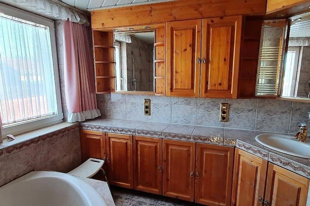Ganze Wohnung, Große, gemütliche Ferienwohnung - echt bayrisch! in Schongau in Schongau, Romantische Straße