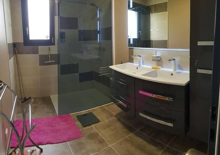 Location de vacances pour 6 personnes, avec terrasse et jardin à Corme-Écluse - 4