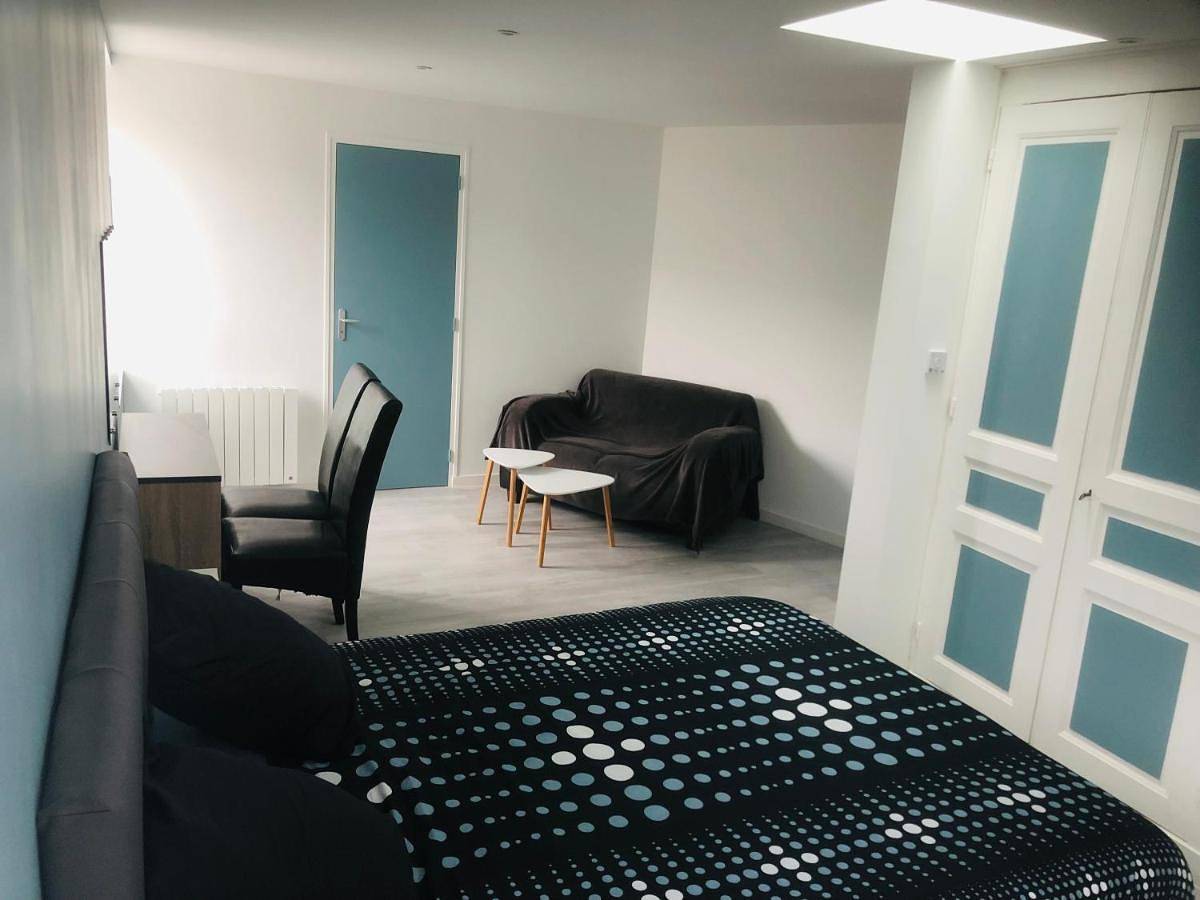Appartement entier, One-Bedroom Apartment in Saint James, Région d'Avranches