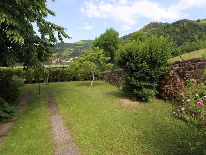 Location de vacances pour 4 personnes, avec jardin à Thiézac - 2