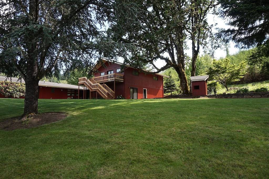 Ganze Wohnung, Versteckte Hügel Entfliehen Sie einem Weinlandjuwel! 2 King Schlafzimmer, 5 Minuten Fahrt in die Innenstadt in Yamhill County