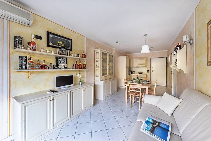 Entire apartment, Residence Villa Giulia 5/03 with pool by Wonderful Italy in Spiaggia Desenzanino (Desenzano del Garda), Desenzano del Garda