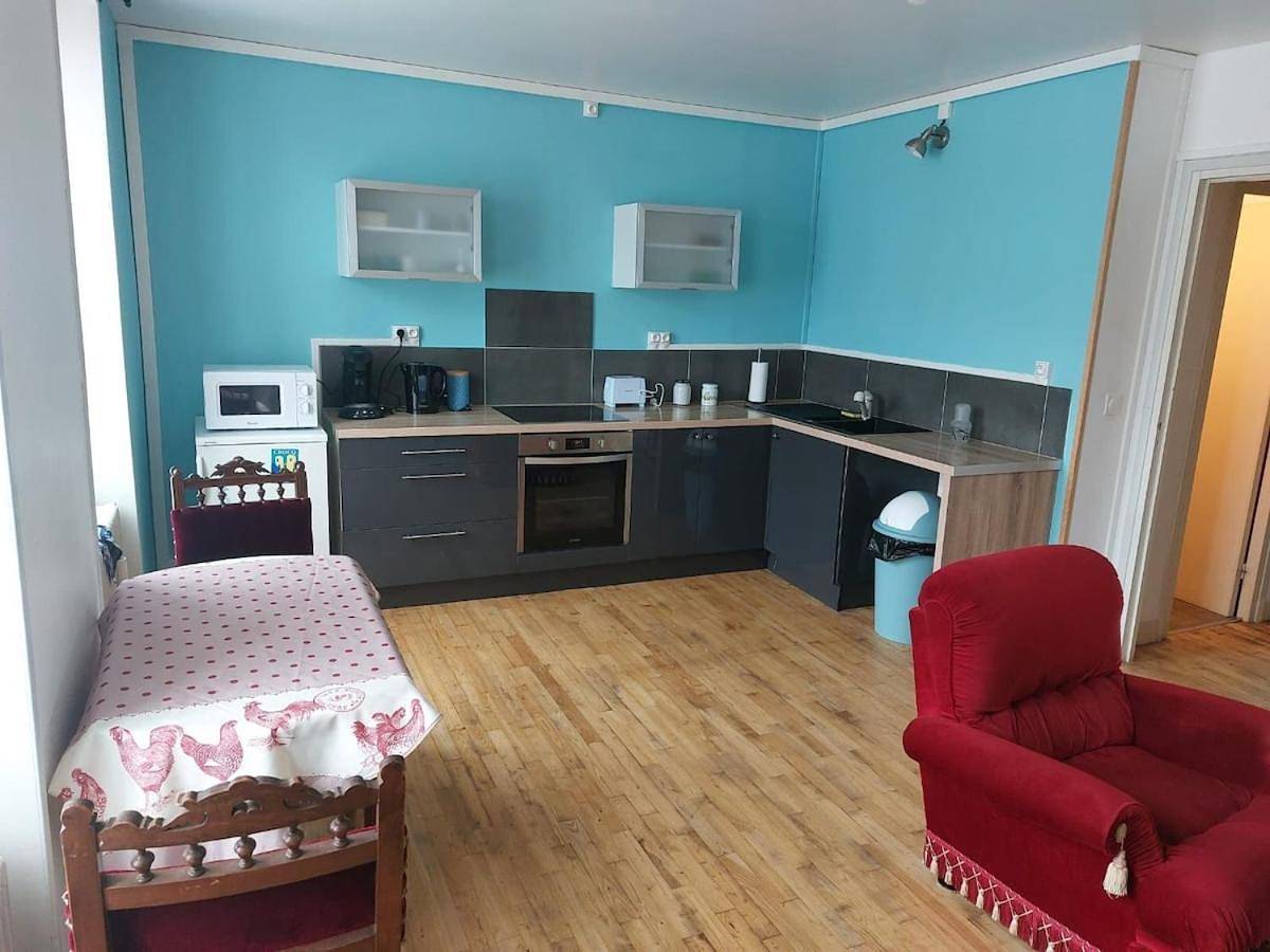 Appartement entier, Two-Bedroom Apartment in Crocq, Parc Naturel Régional de Millevaches en Limousin