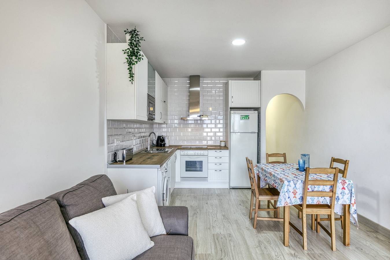 Ganze Wohnung, Ferienwohnung 'Lago Sant Mauricio' mit Gemeinschaftspool, Wlan und Klimaanlage in Empuriabrava, Oberampurien