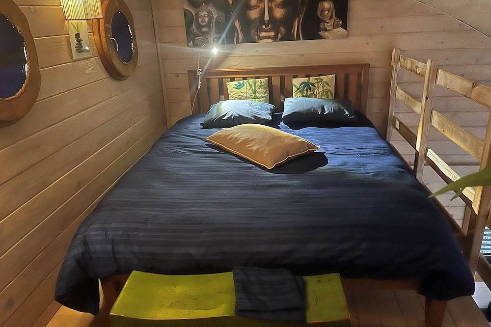 Chalet Dolce Vita (2 personnes) Acces A L'Espace Welness avec piscine , jacuzzi , sauna , hammam possible en supplément sur réservation selon disponibilités 2 heures. A Reserver Sur Le Site lagrangeaucorps.com. in Gussignies, Avesnes-sur-Helpe