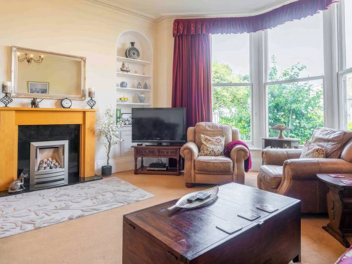 Log cabin for 10 people, with garden in Ilfracombe