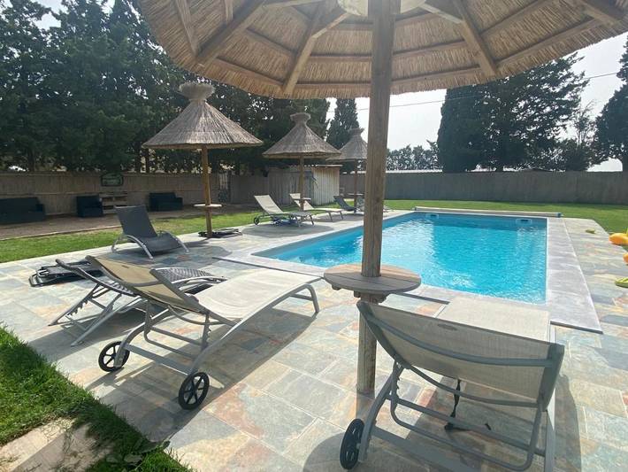 Location de vacances pour 4 personnes, avec jardin ainsi que piscine et vue à Beaucaire - 2