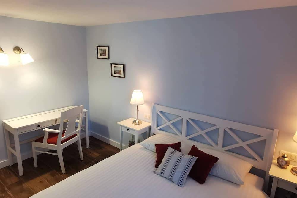 Apartamento entero, Charmant appartement de 30 m² avec terrasse au cœur de Marcillac-Vallon in Marcillac-Vallon, Aveyron (desambiguación)