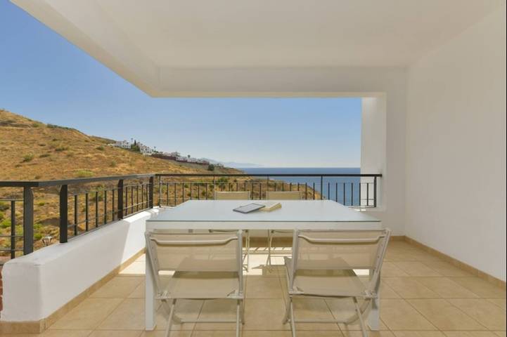 Ganze Wohnung, 2-Zimmer-Wohnung mit seitlichem Meerblick in Torrox Costa, Torrox
