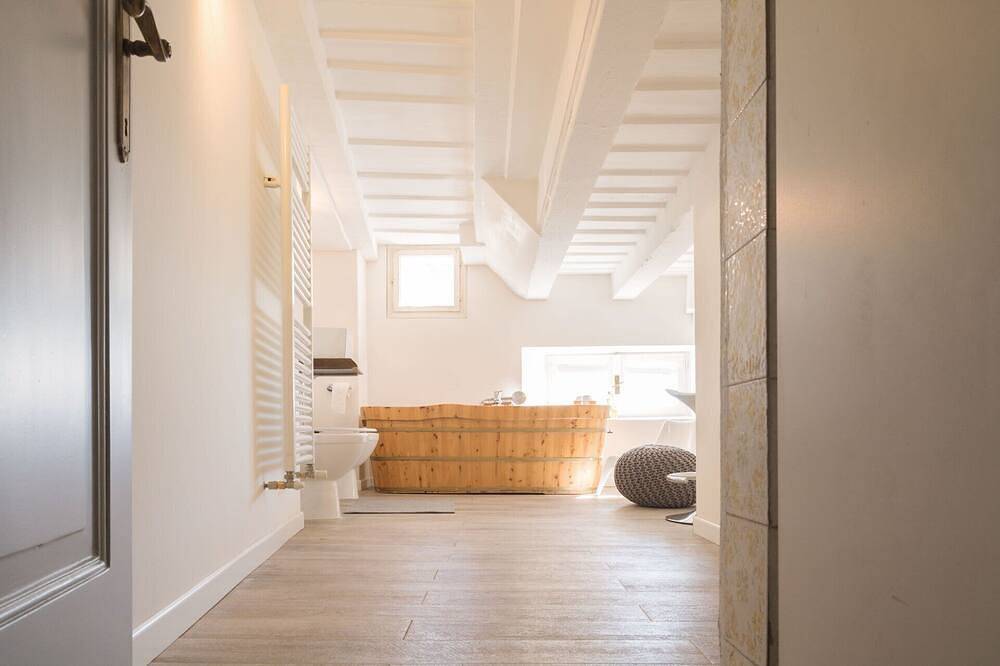 Entire apartment, In the heart of Citta 'Alta Bergamo in Bergamo, Bergamo Province