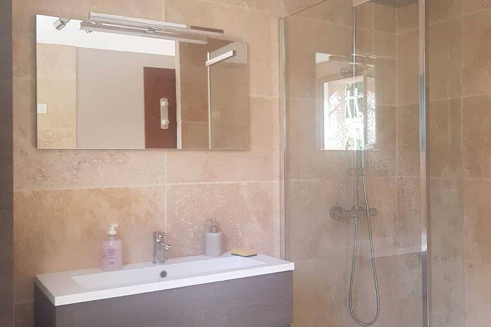 Villa 6 couchages classée, avec piscine privée  proche commerces et port. in Marseillan, Côte méditerranéenne (France)