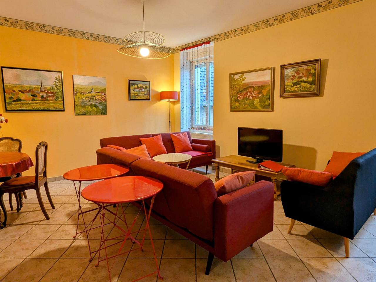 Gîte dans le vignoble avec terrasse, Wifi, animaux acceptés in Volnay, Région de Beaune