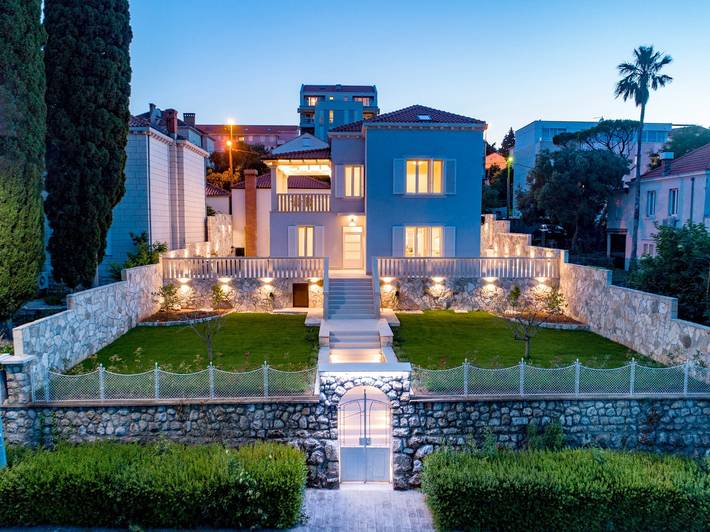 Ferienhaus für 12 Personen, mit Balkon und Garten sowie Pool in Dubrovnik