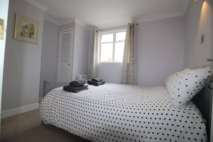 2 Bedroom City Centre Cottage set in a Private Courtyard in Kent
