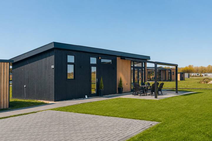 Ferienhaus für 4 Personen, mit Terrasse und Balkon/Terrasse sowie Kinderpool