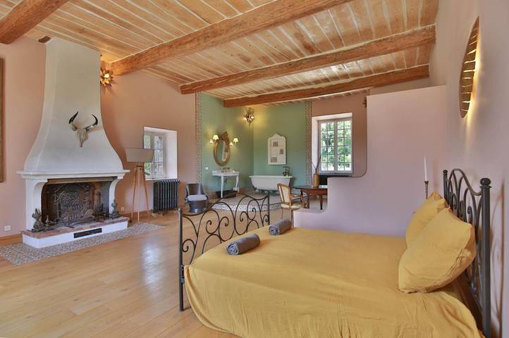 Chambre d’hôte pour 2 personnes, avec Terrasse et Jardin ainsi que Piscine et Vue à Callian