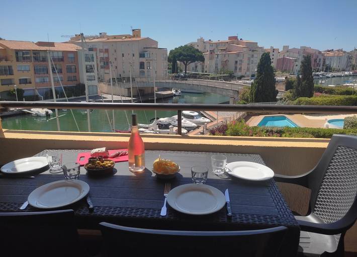 Appartement de vacances pour 4 personnes, avec balcon et piscine
