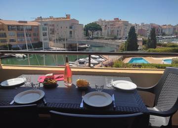 Gîte pour 4 personnes, avec piscine et balcon dans Port du Cap d'Agde