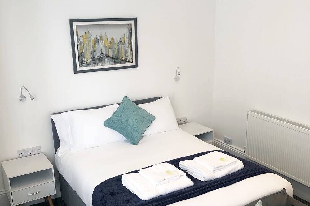 Entire apartment, Southside Street Apartments Deluxe-Apartment in Plymouth, South West England