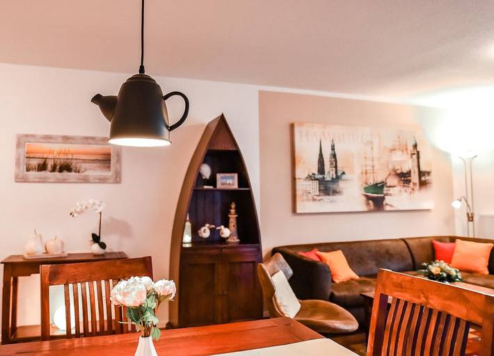 Ganze Ferienwohnung, Abendsonne in Hafen Büsum, Büsum