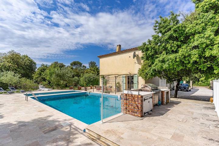 Location de vacances pour 12 personnes, avec Terrasse et Jardin ainsi que Bassin pour enfant et Piscine à Flassans-sur-Issole - 4