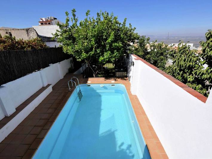 Apartamento para 5 personas, con piscina además de jardín y terraza en Rute
